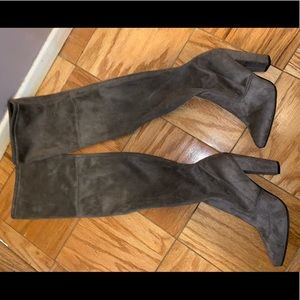 Steve Madden- Taupe Size 8